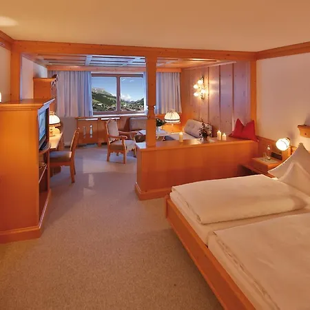 Omesberg Hotel Lech