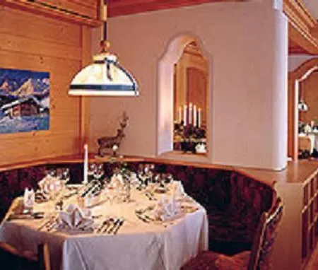 Omesberg 4* Lech
