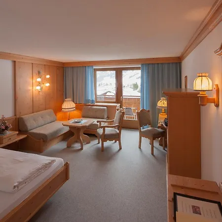 Hotel Omesberg 4*