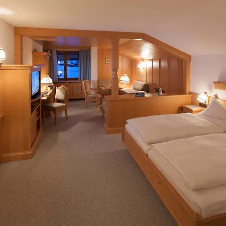 Hotel Omesberg Lech