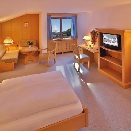 Omesberg 4* Lech